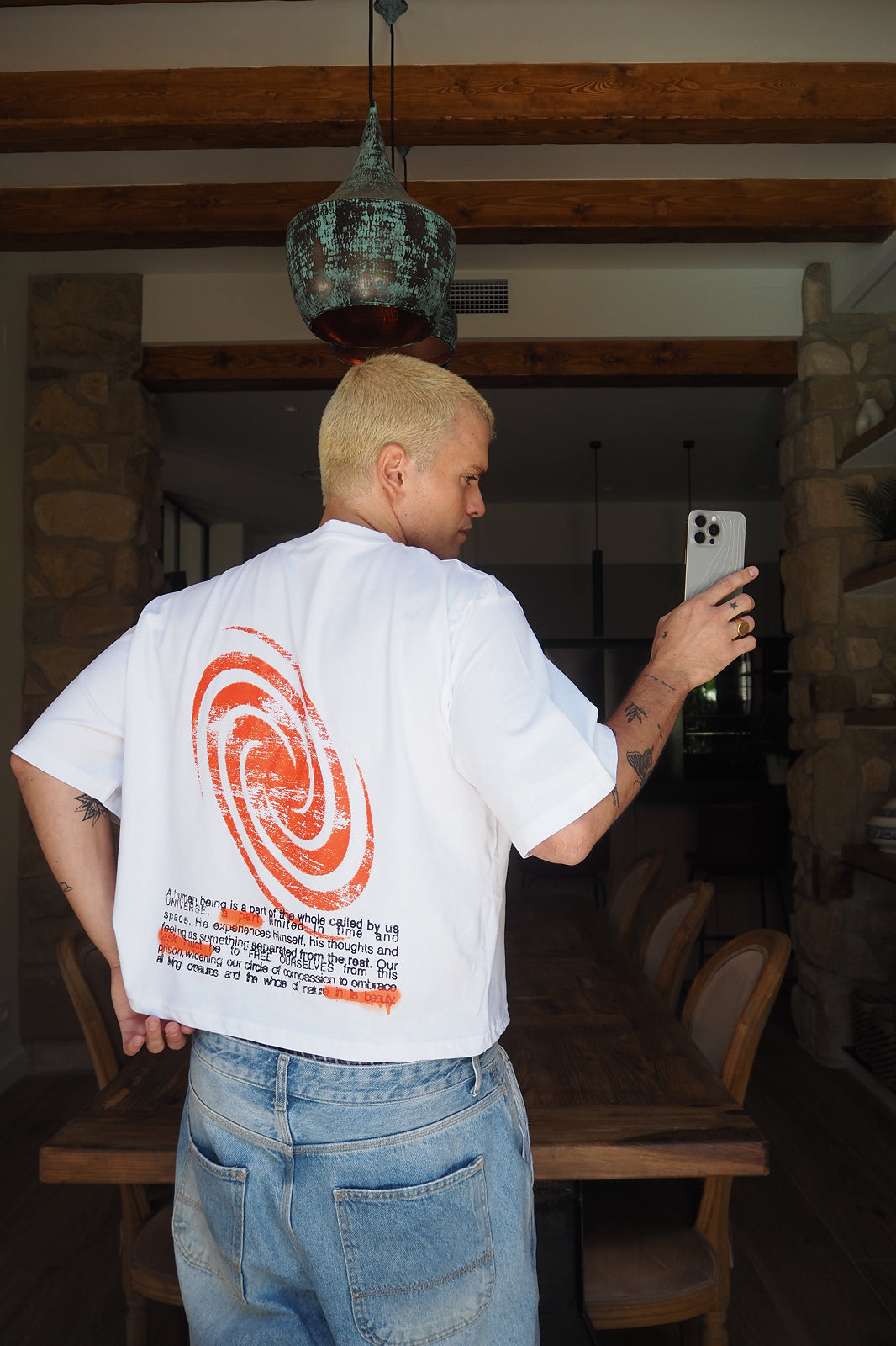 UNIVERSE TEE