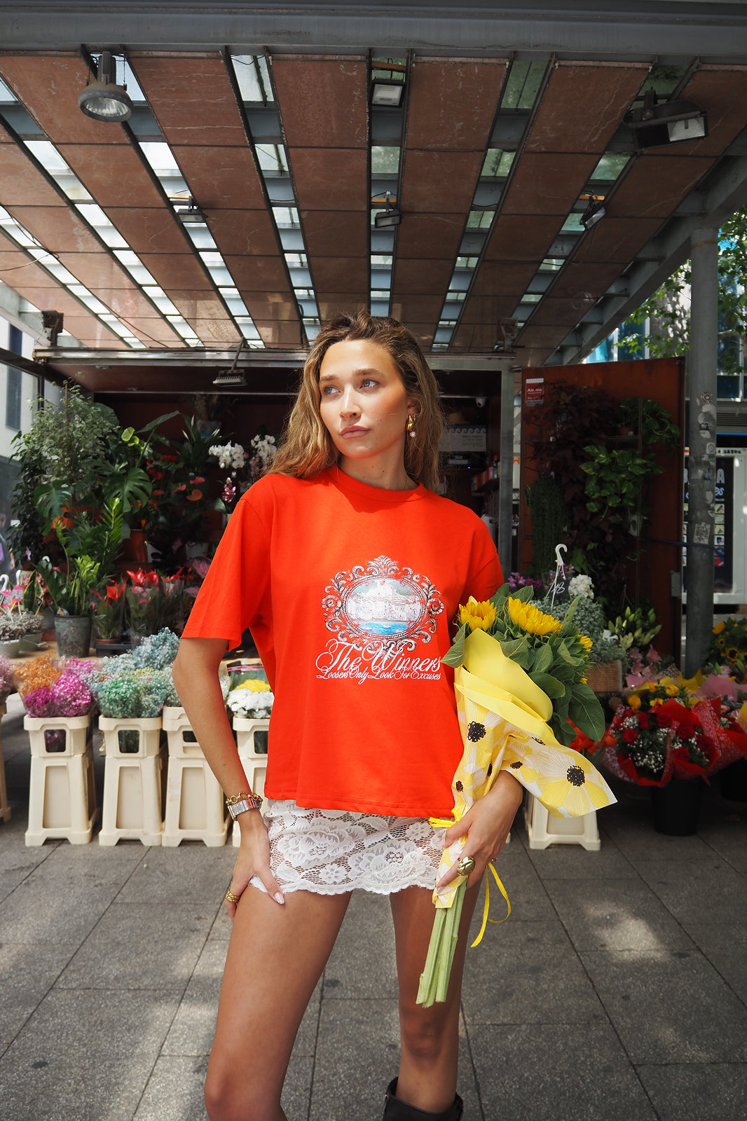 NEVER GIVE UP RED TEE