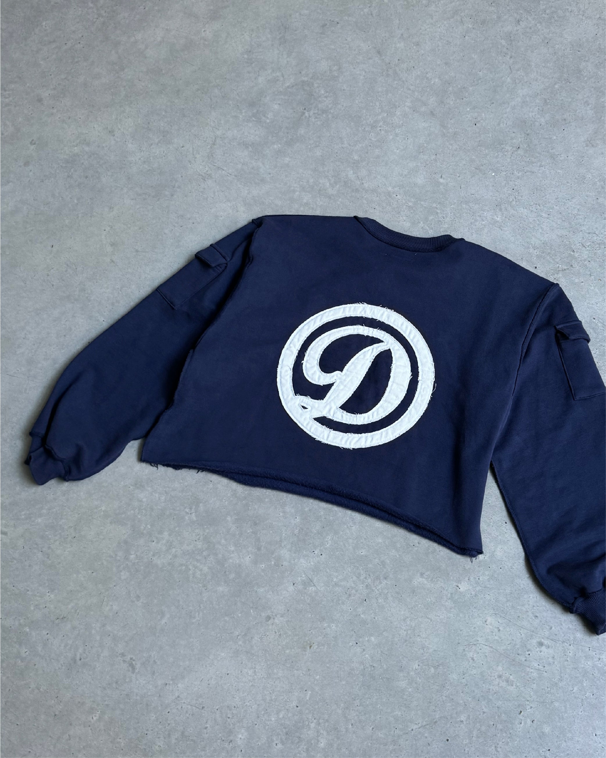 NAVY DKSIDE CREWNECK